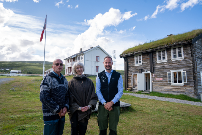 Laurits Fokstugu er 11. generasjon som driver Fokstumyra Fjellstue. Her sammen med sin kone Christiane. Foto: Simen Sund / Det kongelige hoff