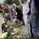 25.07: Ruvdnaprinseassa Mette-Marit muitobottus olggobealde Hokksund rá&#273;&#273;eviesu Øvre Eiker suohkanis (Govva: Ole Martin Ludvigsen / Scanpix)