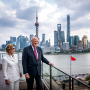 Duogábealde lei beakkán Pudong skyline, Shanghaias. Govva: Heiko Junge / NTB Scanpix 