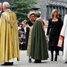 24.07: Gonagas Harald ja bisma Ole Christian Kvarme, Dronnet Sonja ja preses Helga Byfuglien, Prinseassa Märtha Louise ja duopmoproavas Olav Dag Hauge ja Ari Behn olggobealde Oslo duopmogirku ma&#331;&#331;el muitoipmilbálvalusa (Govva: Håkon Mosvold Larsen / Scanpix)