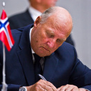 25.07: Gonagas Harald &#269;állá namas kondolánsagirjái mii lei biddjojuvvon Universitehta aulai (Govva: Vegard Grøtt / Scanpix)