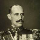 Gonagas Haakon 1915 (Govva: Ernest Rude, Gonagasla&#154; hoavva vuorká).