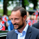 15. mai: Kronprinsen besøker Pøbelprosjektet i Stavanger. Her fikk Kronprinsen se hvordan prosjektet tar seg av ungdom som faller utenfor normal skolegang. (Foto: Kjetil Grøtte, Pøbelprosjektet)