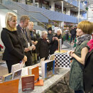 1. desember: Kronprinsessen er til stede ved en markering av Verdens Aidsdag på Romsås Frivillighetssentral  (Foto: Terje Bendiksby / Scanpix)