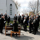 The Luren Singers, det eldste norsk-amerikanske mannskoret i Statene, øver utenfor Vesterheim (Foto: Urd Berge Milbury)