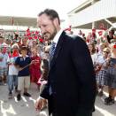Ruvdnaprinsa Haakon finadeamen norgga skuvllas Qataris (Govva: Lise Åserud / Scanpix)