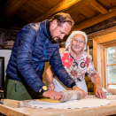 Marie Jøndal oahpaha Ruvdnaprinssa láibut leafssaid. Govva: Guri Varpe, Gonagaslaš hoavva