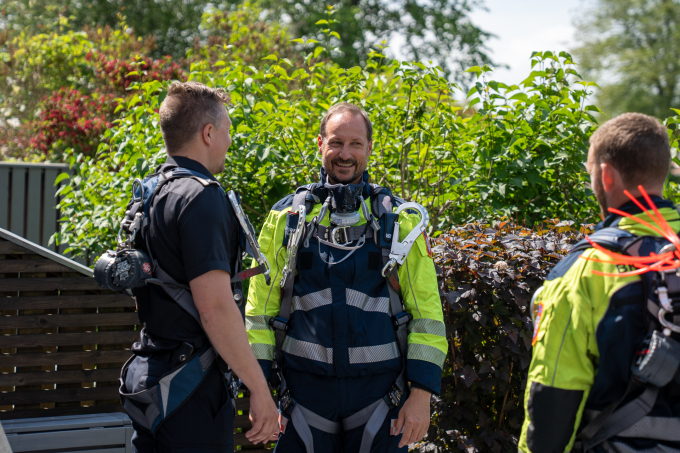 Viktig med godt verneutstyr på jobb. Foto: Simen Sund, Det kongelige hoff