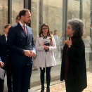 I 2016 ble fredsavtalen mellom Colombianske myndigheter og FARC-geriljaen signert etter 50 år med krig. Kunstneren Doris Salcedo forteller om gulvet i Fragmentos: Det er laget av våpen levert inn av FARC-geriljaen og smeltet om. Foto: FN-sambandet / Eivind Oskarson