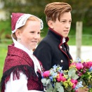 Vegard Valhovd Kalsund ja Nora Johanne Færøy sávaiga Gonagasbárrii buresboahtima liđiiguin. Govva: Sven Gj. Gjeruldsen, Gonagaslaš hoavva