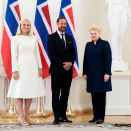 Presideanta Dalia Grybauskaitė vuostáiváldá Ruvdnaprinsabára. Govva: Lise Åserud / NTB Scanpix