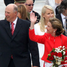 Kongefamilien kommer til torget i Stavanger (Foto; Lise Åserud, Scanpix)