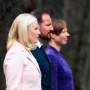 Ruvdnaprinsabárra ja Presideanta Kaljulaid allaáiggálaš buresboahtinseremoniijas Tallinnis. Govva: Lise Åserud, NTB Scanpix.