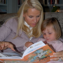 Kronprinsessen og Prinsessen, juni 2007. Handoutbilde fra Det kongelige hoff. Bildet er kun til redaksjonell bruk, ikke for salg. Foto: Knut Kollandsrud / Det kongelige hoff 