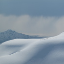 Vesterålen: På tur opp mot Stor-Snytinden (996 moh). Foto: H.M. Dronning Sonja. Handoutbilde fra Det kongelige hoff. Publisert 11. mai 2009. Kun til redaksjonell bruk - ikke for salg. Størrelse: 2.44 Mb - 3456 x 2592 px.