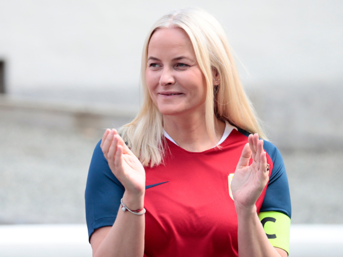 Kronprinsessen var kaptein på Skaugum-laget. Foto: Lise Åserud / NTB scanpix