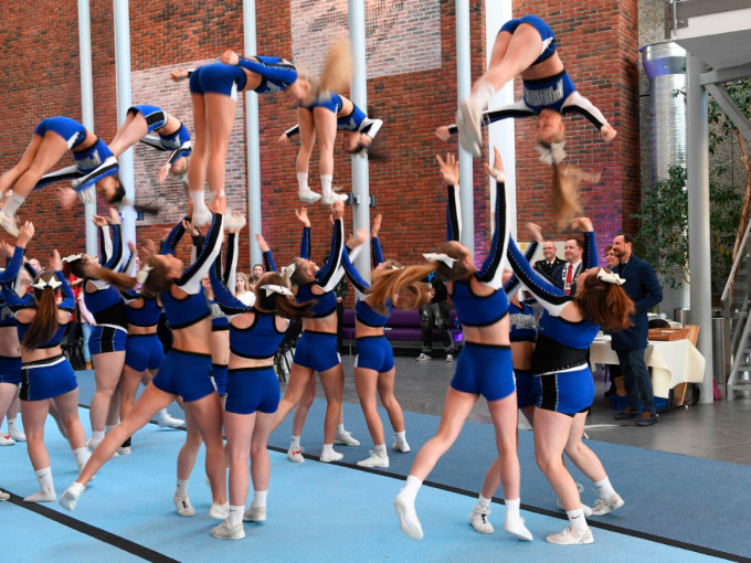 Pors Pride Cheerleading ga en spektakulær oppvisning. Foto: Sven Gj. Gjeruldsen, Det kongelige hoff
