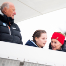 12. mars: Det er hoppsøndag i Holmenkollen, og Kongefamilien er selvfølgelig til stede. Foto: Jon Olav Nesvold, NTB scanpix