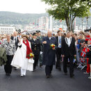Geassemánu 19.beaivvi: Gonagasbárra lea fárus Drammen gávpoga 200-jagi ávvudoaluin (Govva: Lise Åserud / Scanpix) 
