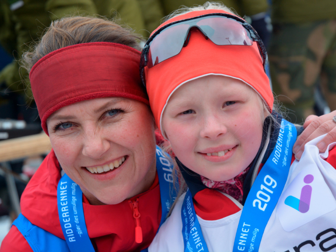 Prinsesse Märtha Louise og Helena Grinaker Paulsen gjekk Riddarrennet saman. Foto: Ivar Ødegaard