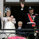 På Slottsbalkongen etter seremonien (Foto: Heiko Junge, Scanpix) 